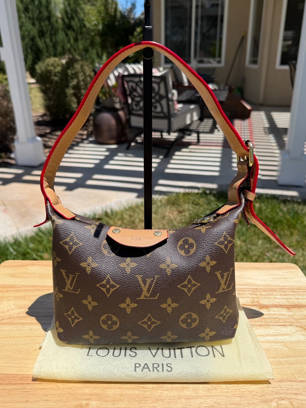 NEW LV Pochette Hills Classic Brown Tan Gold Monogram Cutsie Mini Top Handle Bag